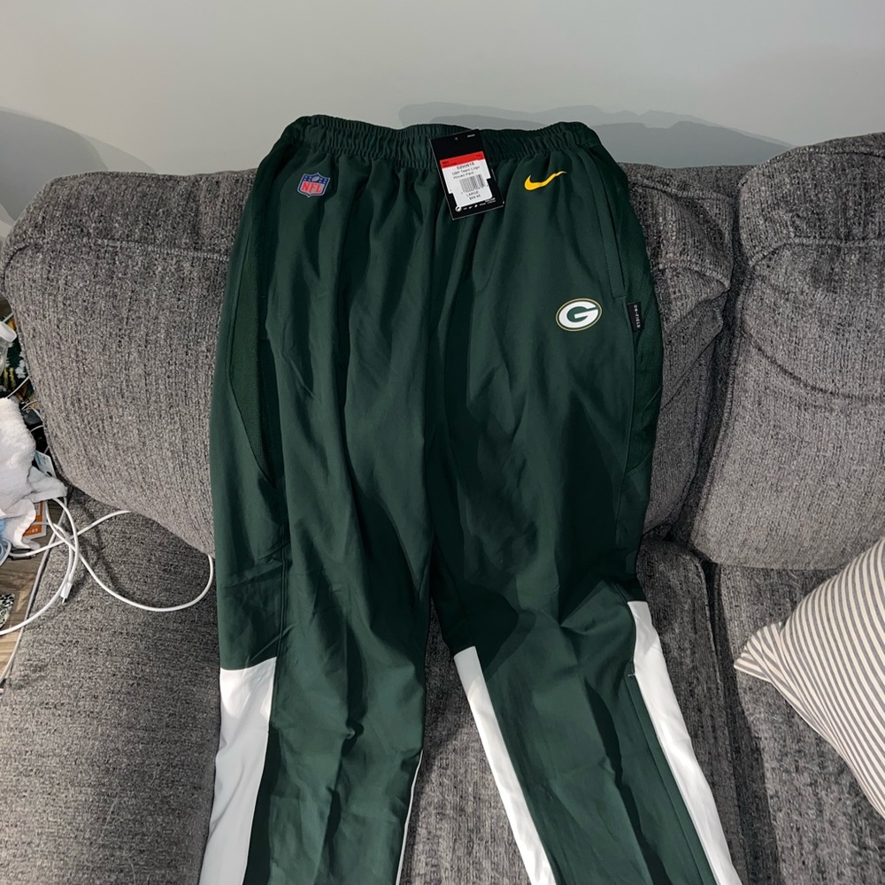 Green Bay Packers Team Logo Woven Pant- Nike- Mens Large